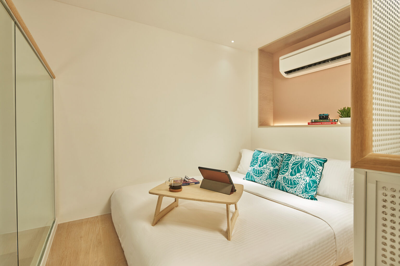 citadines raffles place singapore executive loft bedroom
