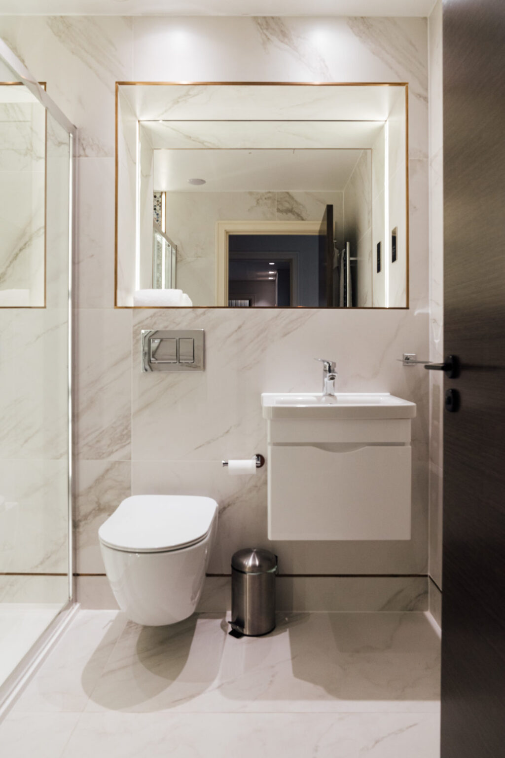 kensington 301 bathroom 2 scaled