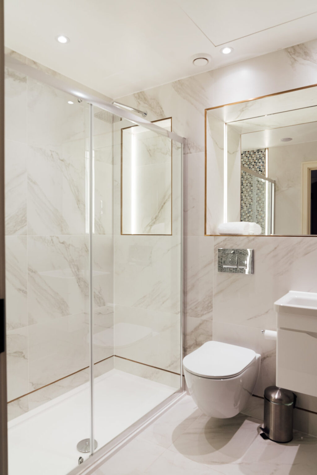 kensington 301 bathroom 3 scaled