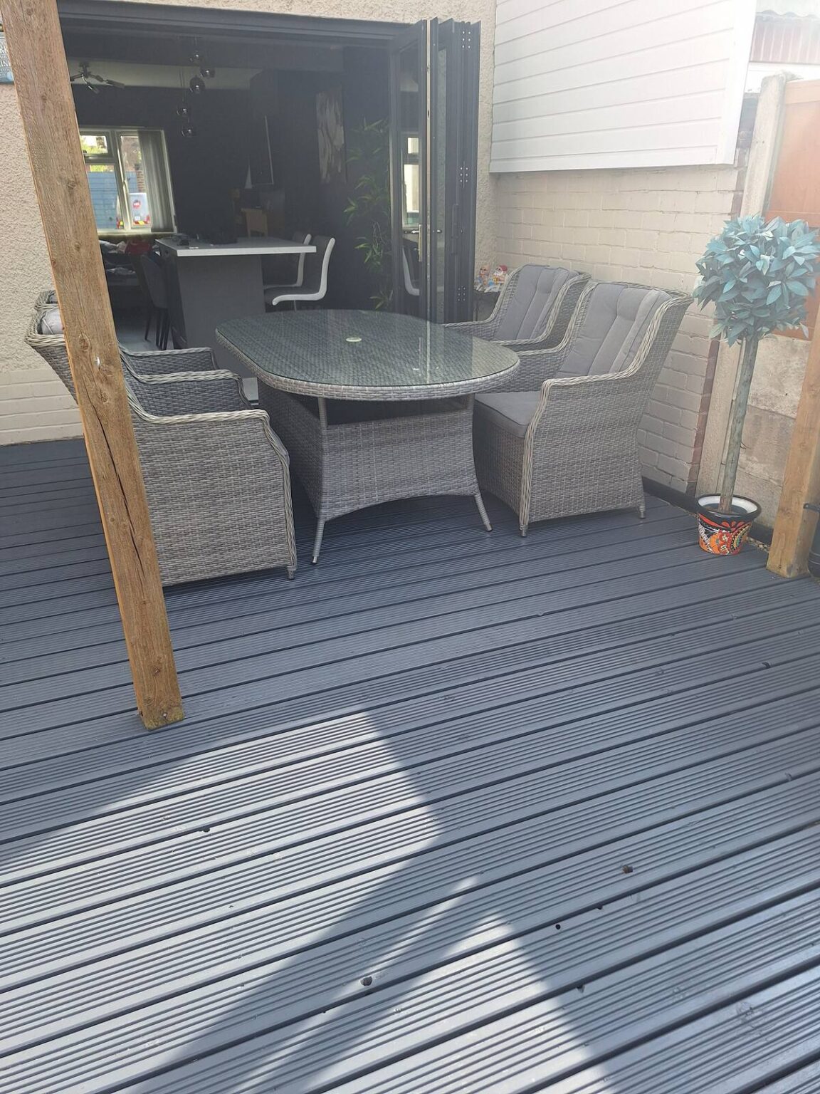 75c8b807 e25a 40e2 a763 3e2c9c76e95d