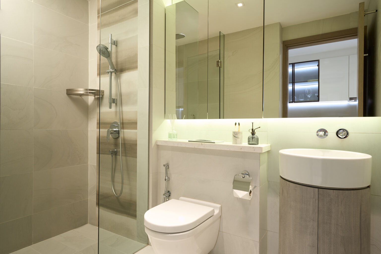 sr sg oakwood studios singapore studio premier bathroom lr
