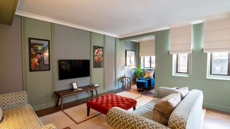 2 bedroom apartment sitting room wide