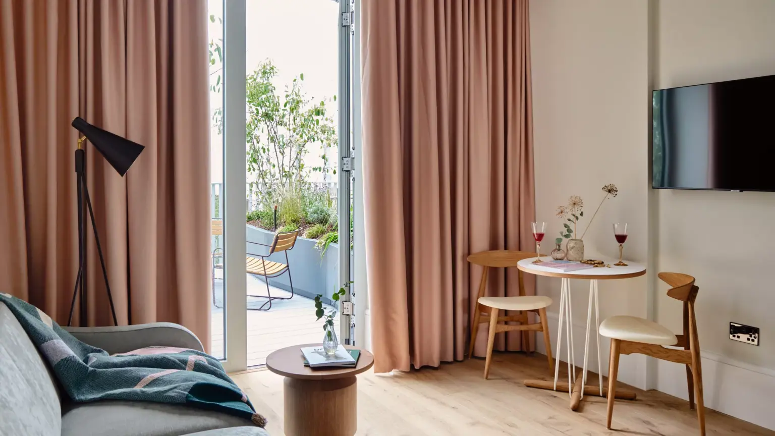 turing locke terrace suite living area.jpg