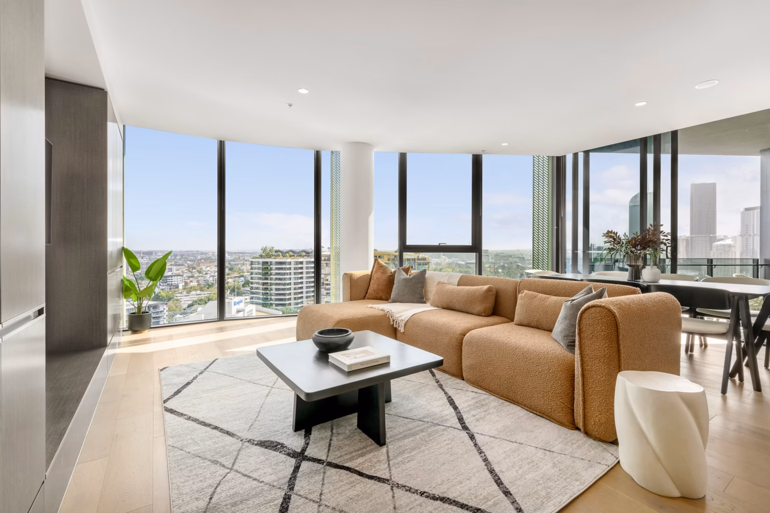 1731018881 kangaroo point apartments by urban rest brisbane web res 5.jpg