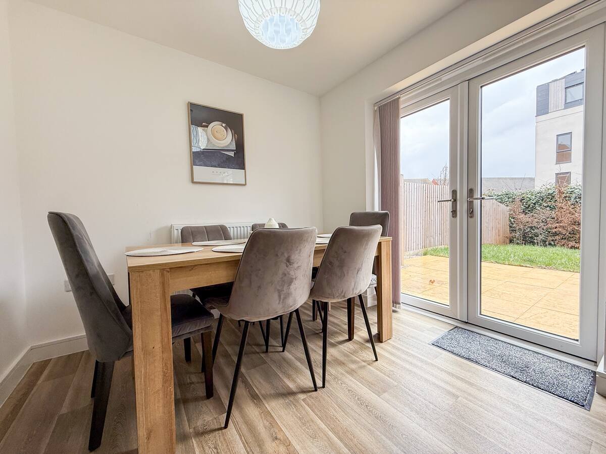 7eb7fc0b 706a 4b2b a78e 5425109a7dbe