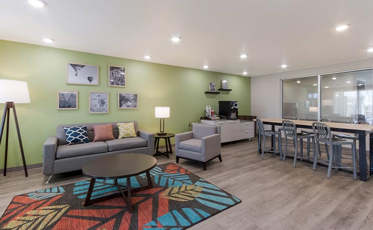 woodspring suites chandlerapt extended stay hotel lobby 738x456