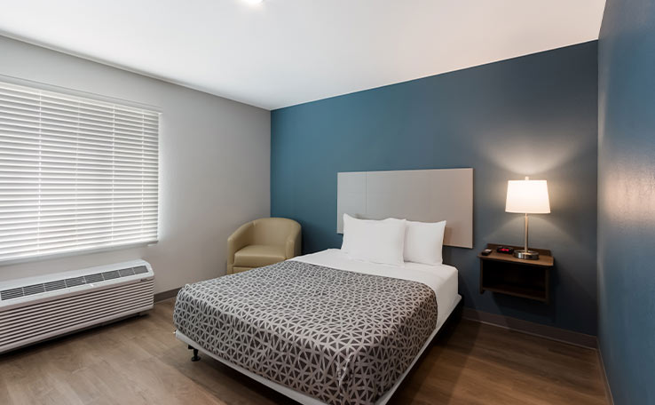 woodspring suites chandlerapt extended stay hotel one bed suite b 2 738x456