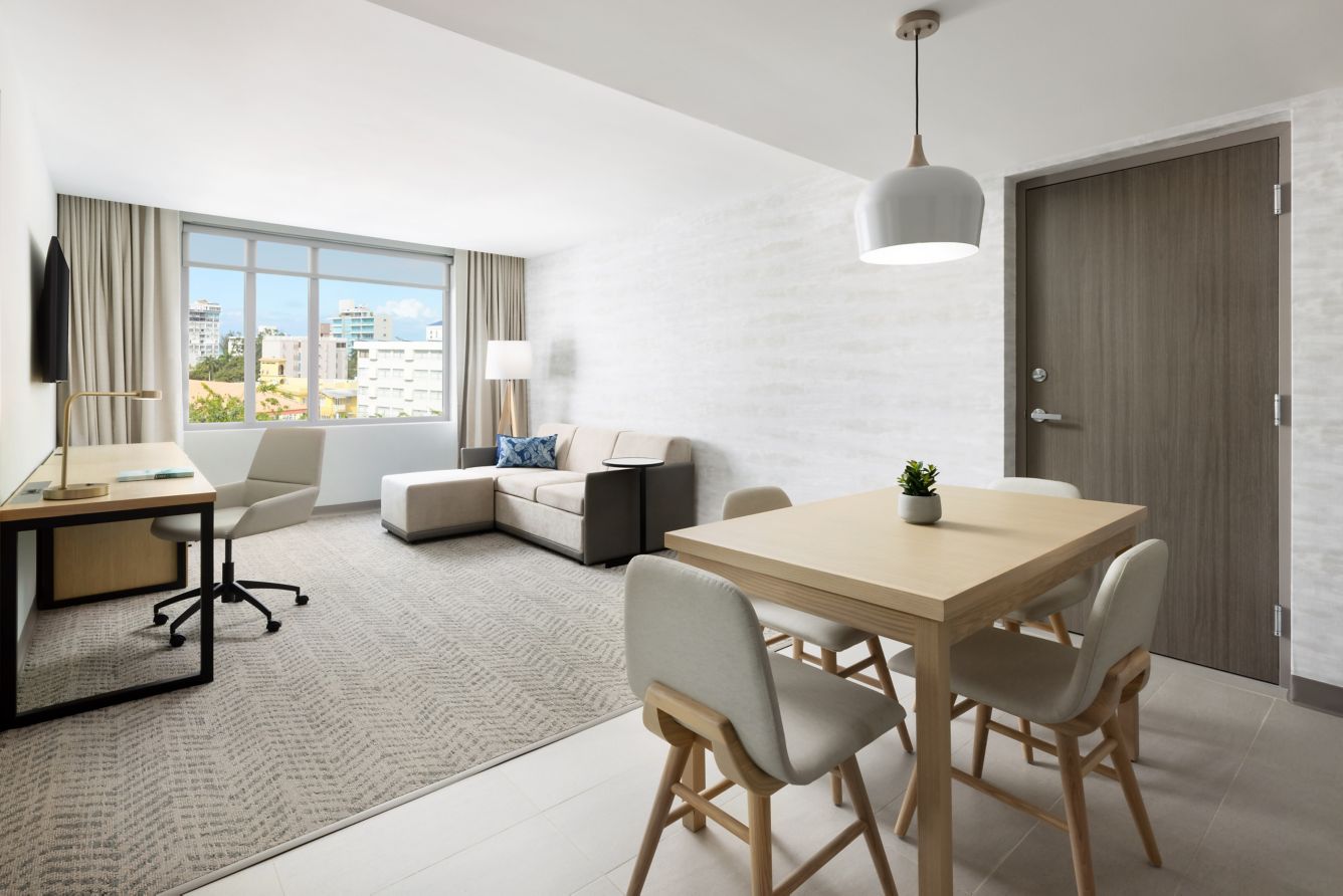 ri sjurv king suite27885 65107 classic hor