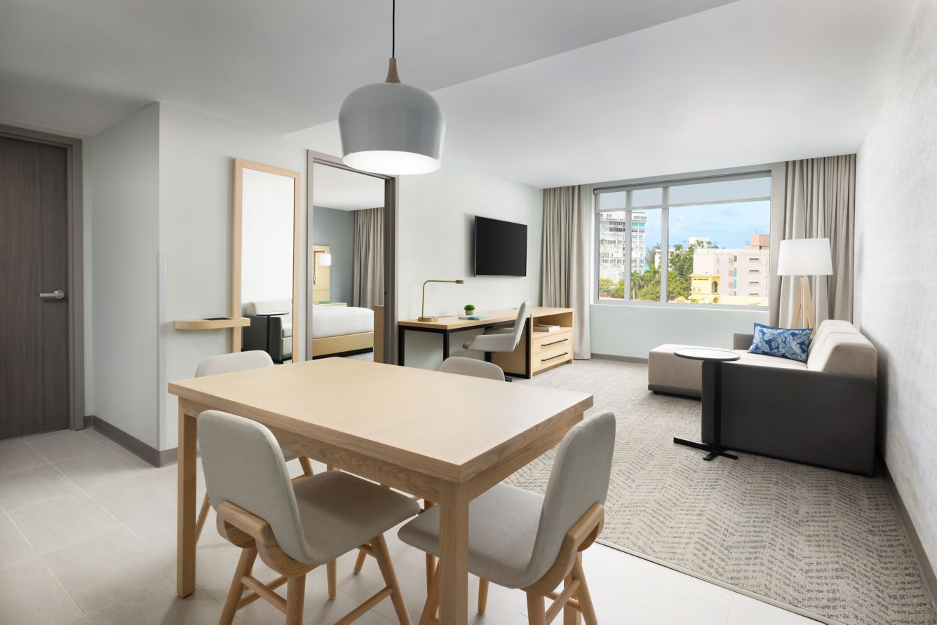 ri sjurv king suite35323 68931 classic hor