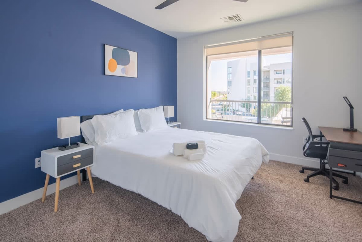 2ddf58c4 8702 4f mr2wh