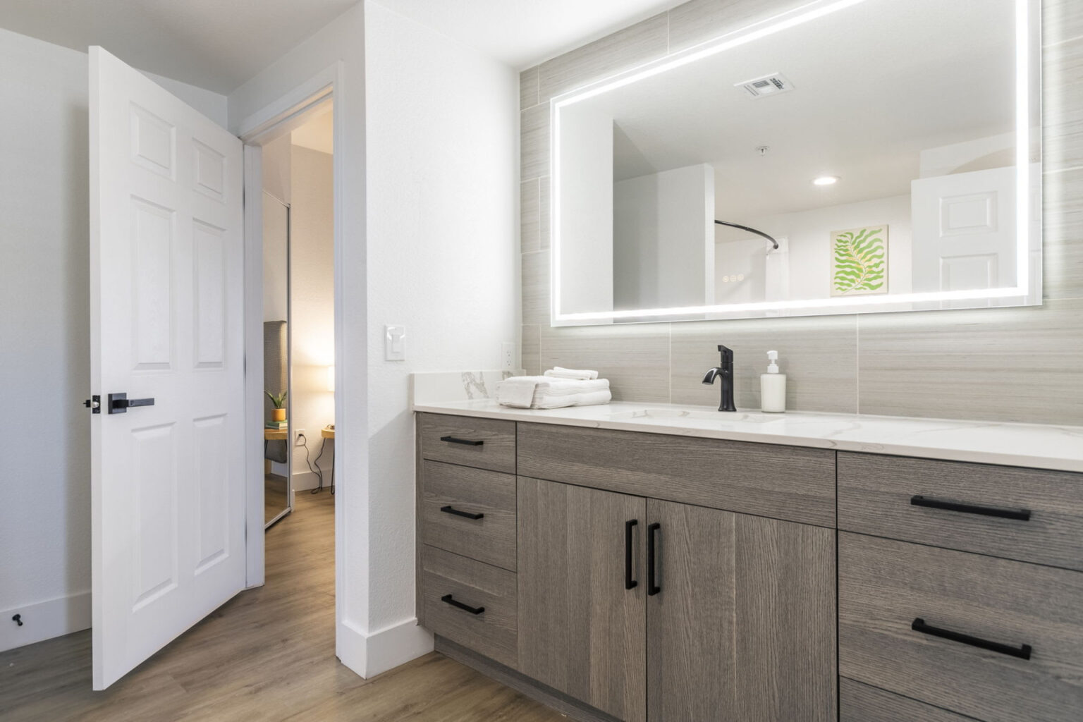 96aaa740 439e 11ef b9d0 7b6db3c4a8d8