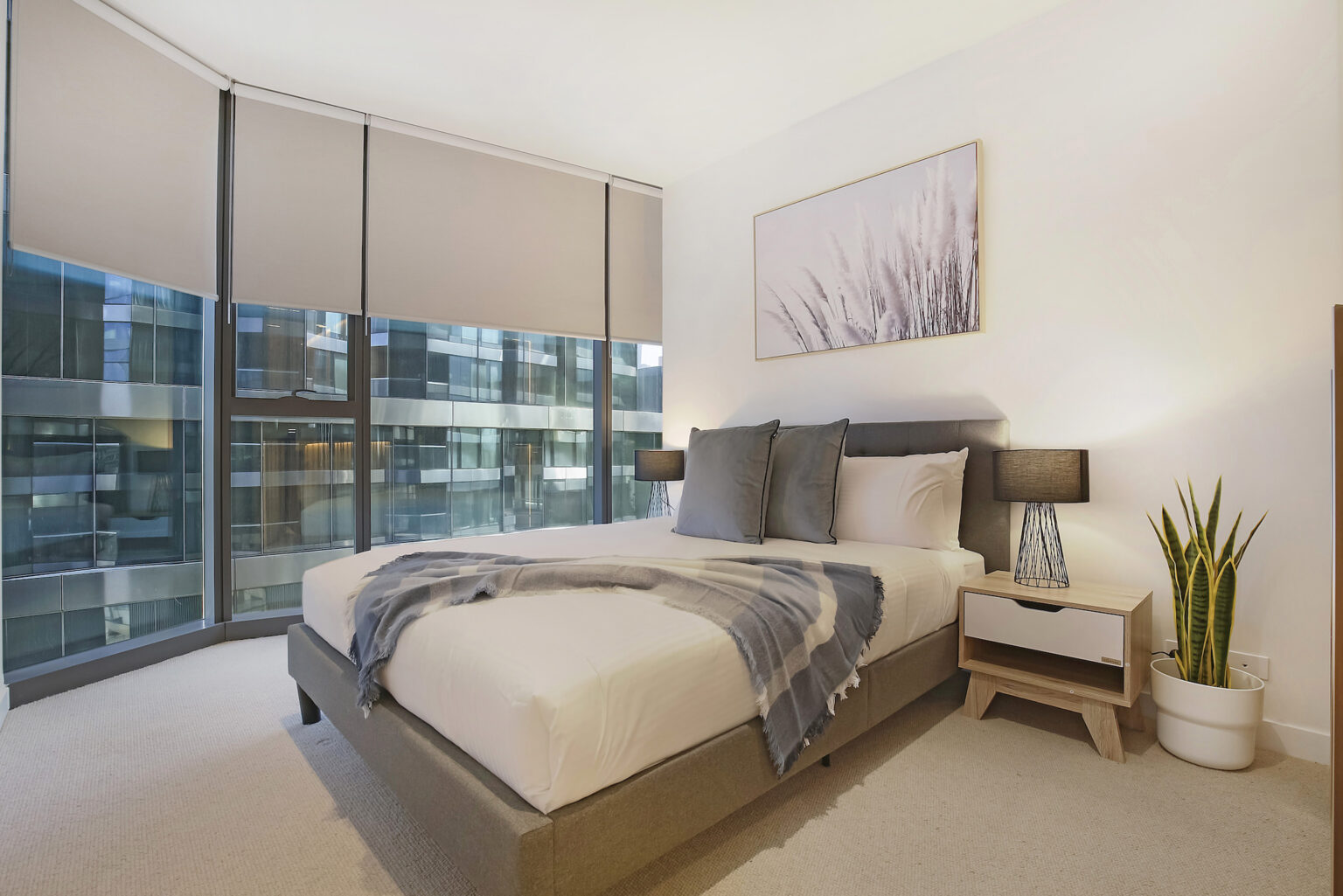 melbourne collins arch 1 bed corporate apartment bed