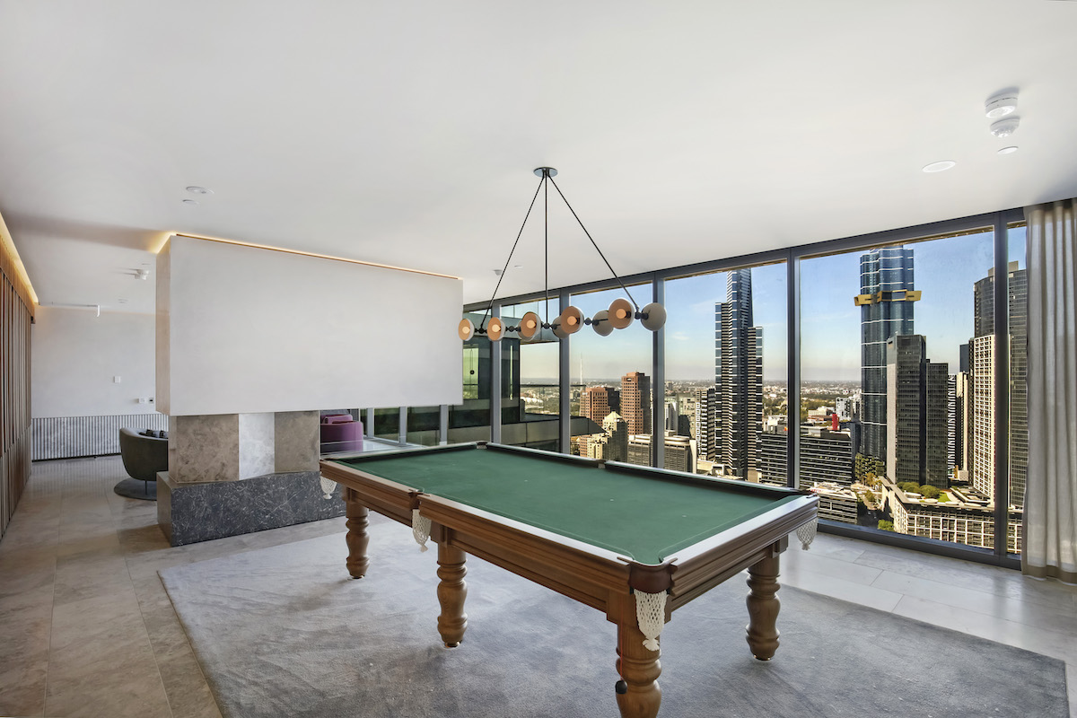 melbourne collins arch 1 bed corporate apartment billiards