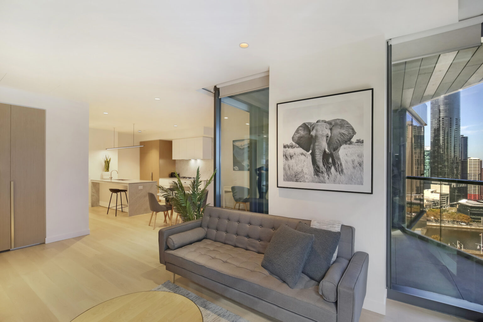 melbourne collins arch 1 bed corporate apartment hero