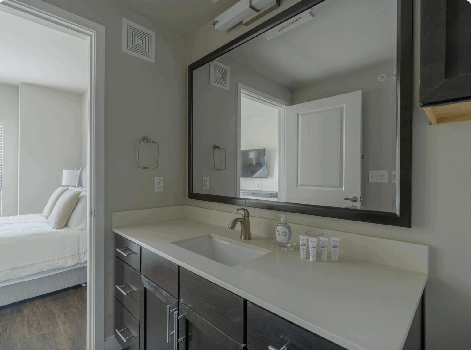 screenshot 2025 11 19 at 19.00.25