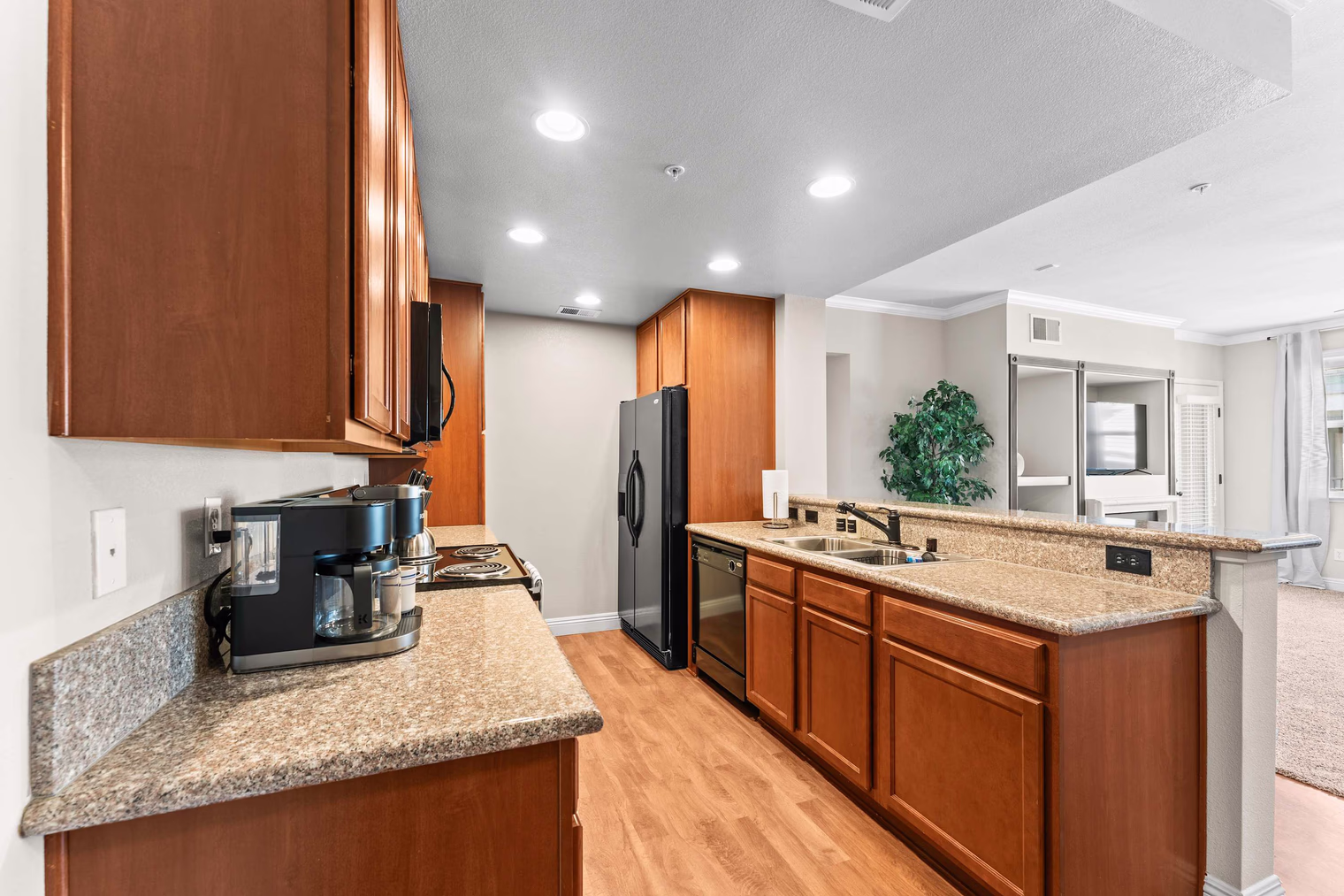 iyqiy3tpsauan8ahqlqz