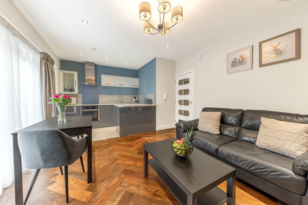 flat6 city penthouse leather lounge swuites 1024x681