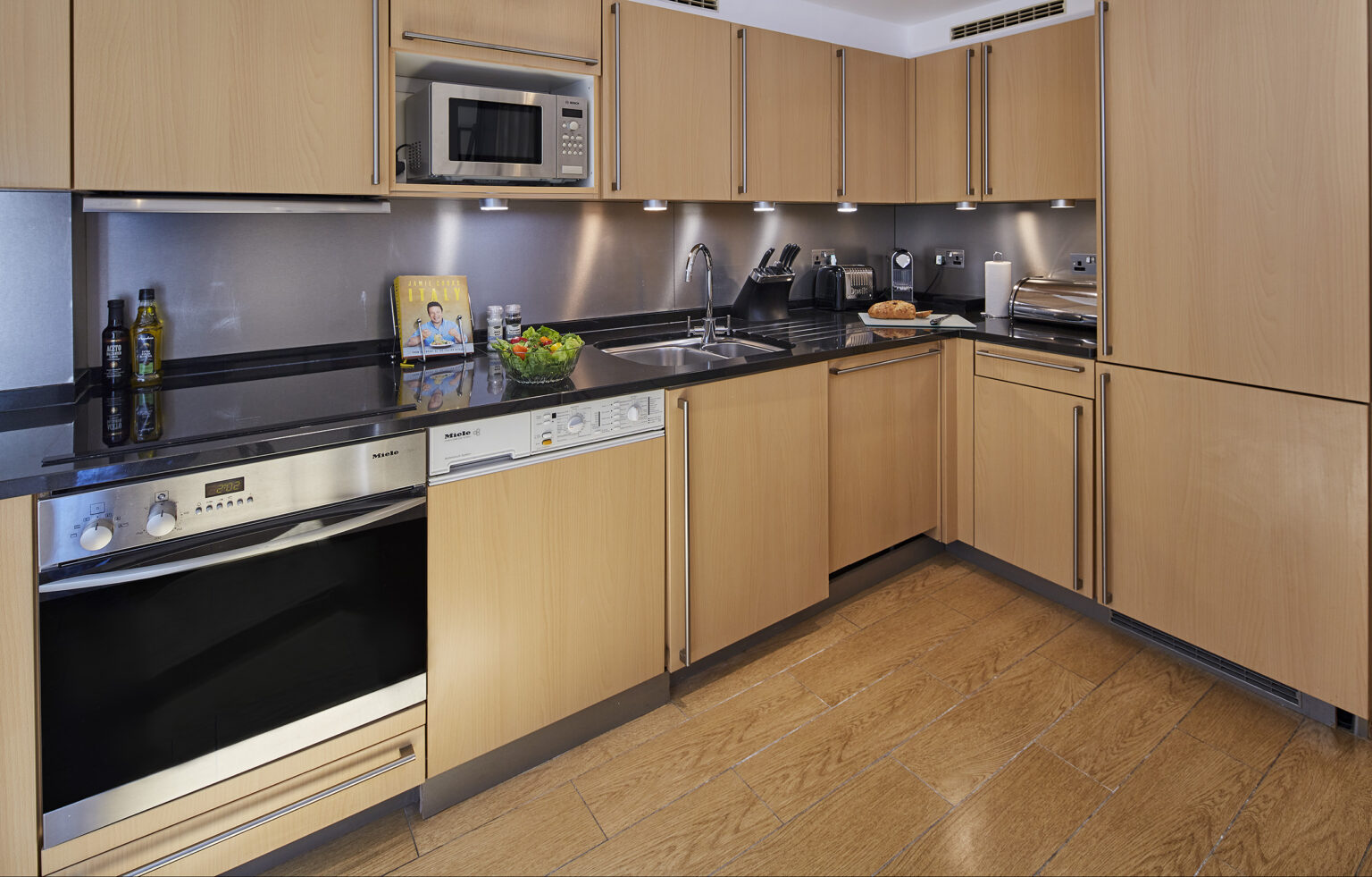 mm 3.20 luxury 2 bedroom kitchen 1