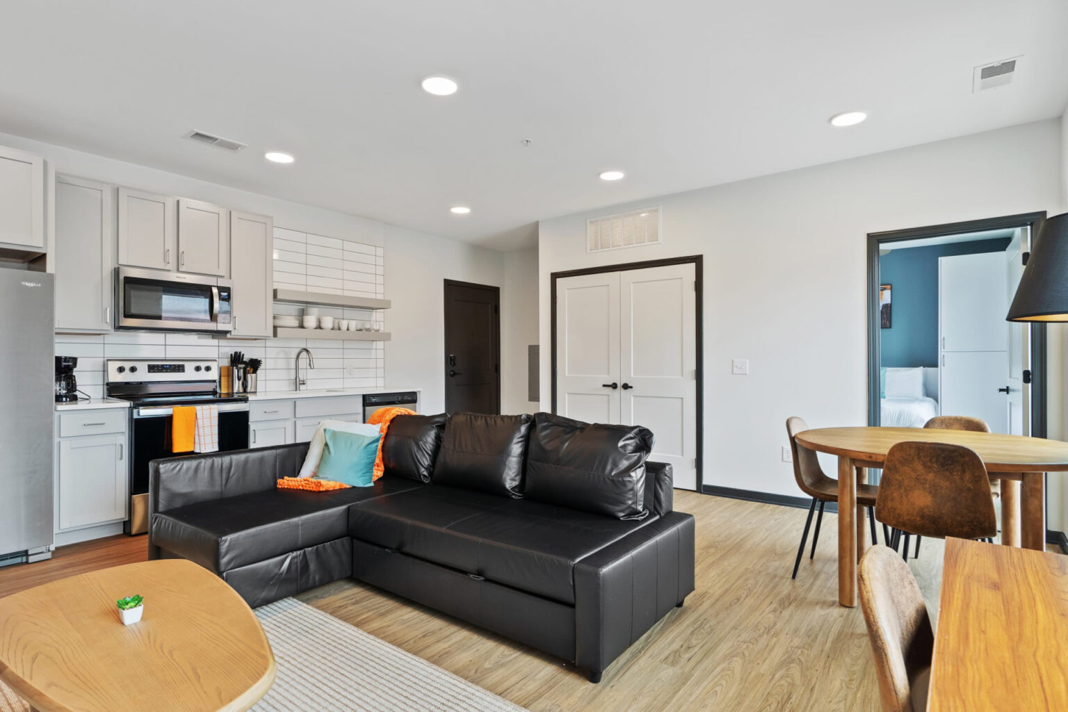 c09a6870 4f28 11ef b891 ef5f7a7847c0