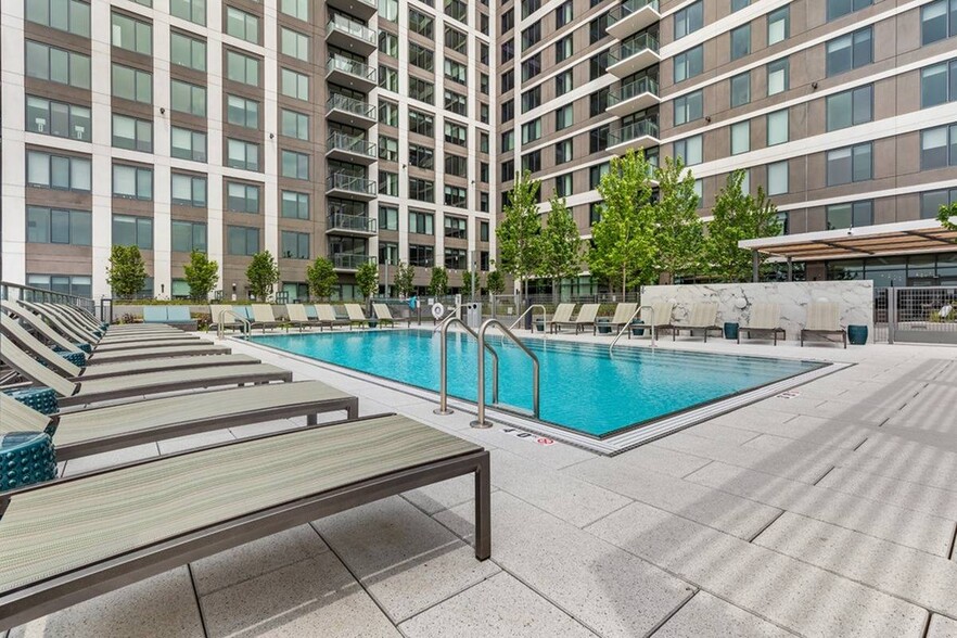 one oak brook commons oak brook il one obc rooftop pool 10