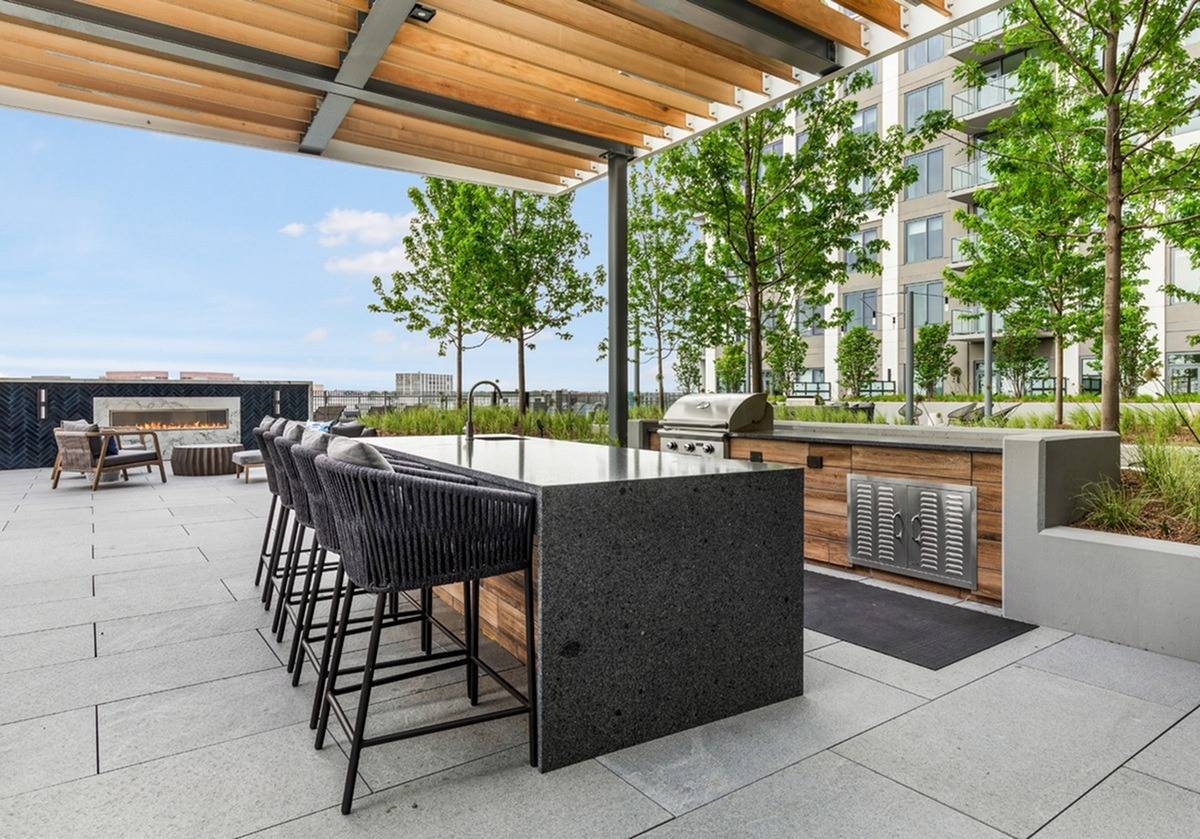 one oak brook commons oak brook il one obc rooftop pool 17