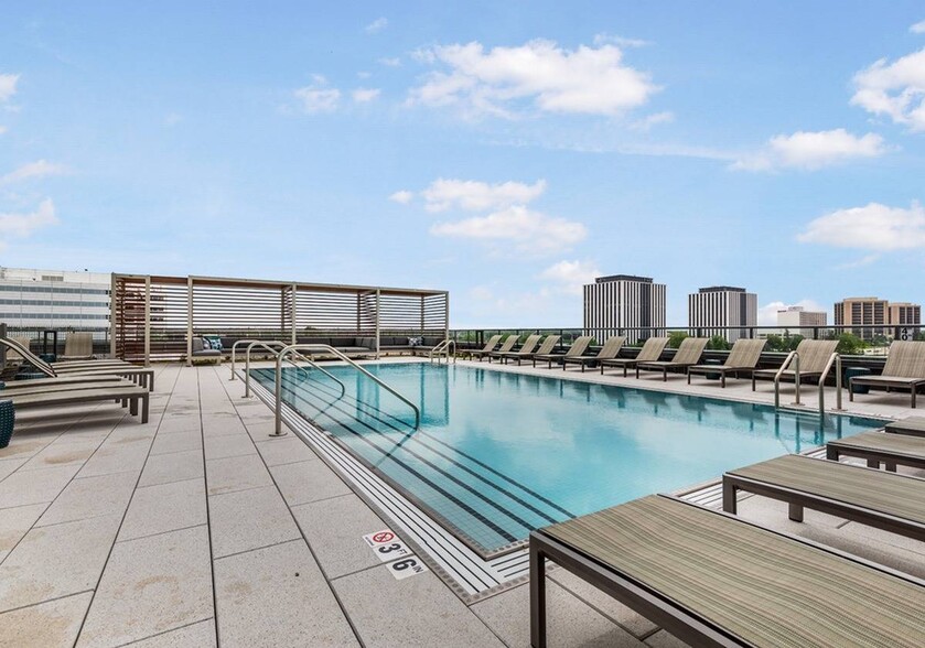 one oak brook commons oak brook il one obc rooftop pool 2