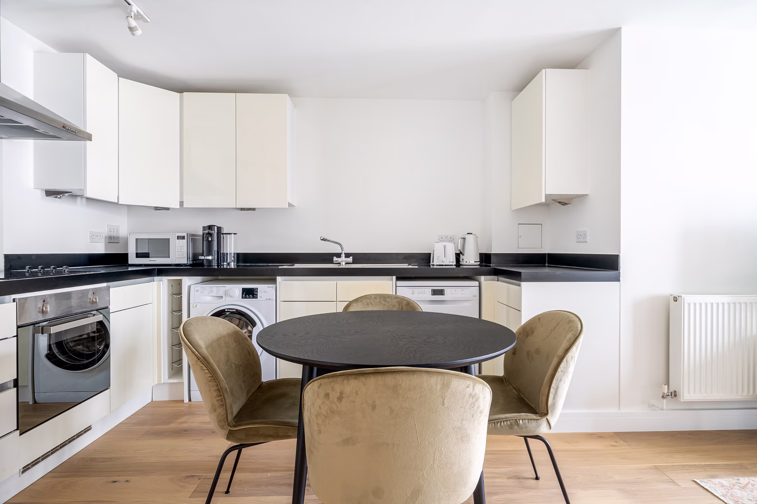 pg17107 o eec59b1a b310 f756 1d45 8944279296a1.jpg