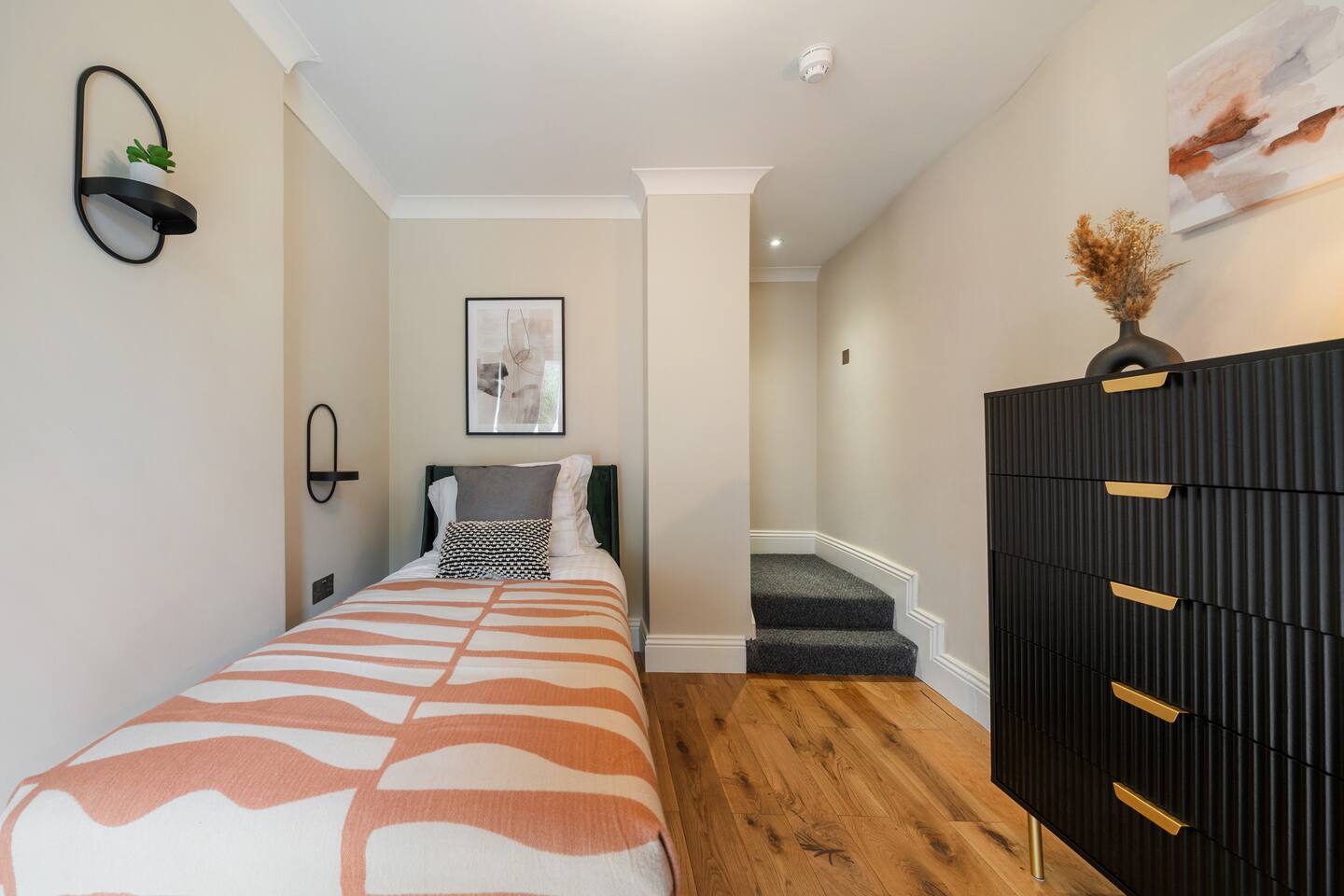 05ee13b1 8161 44aa b9f5 821f6bda9396