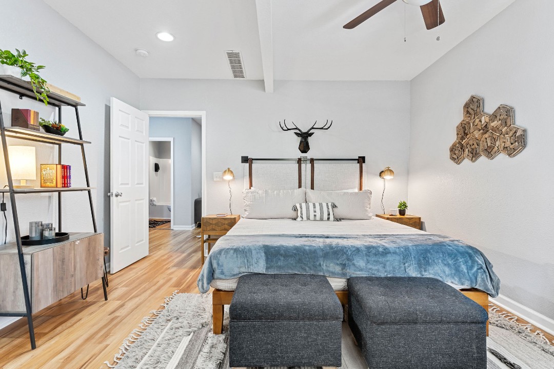 2370f605 8a4b 40c2 99c3 d7063e7dac12