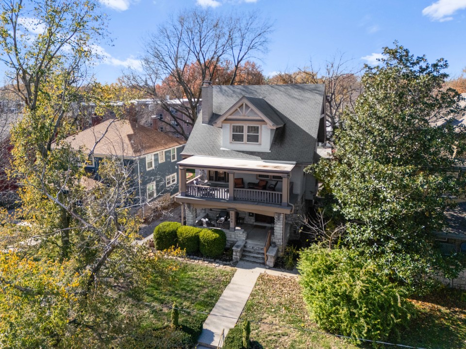 7f64fb3d 0de1 4af6 afb0 7a41af3995fb