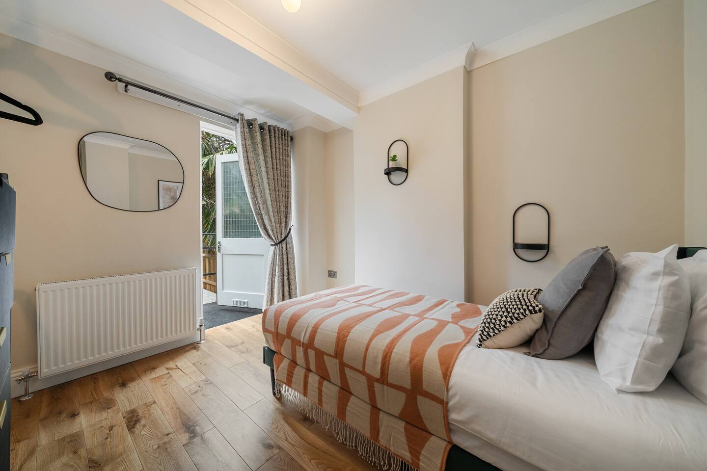 ce65bac0 cae2 42fd bd74 5b28c244781c