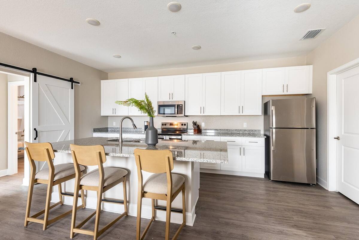 e0408703 f8b9 4e3d 9e53 075089c6ba18