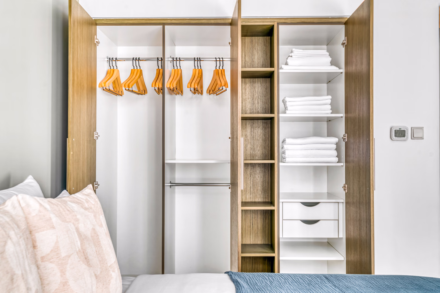 pg19825 o 1d8abb83 3367 8913 269a af1e68d96877.jpg