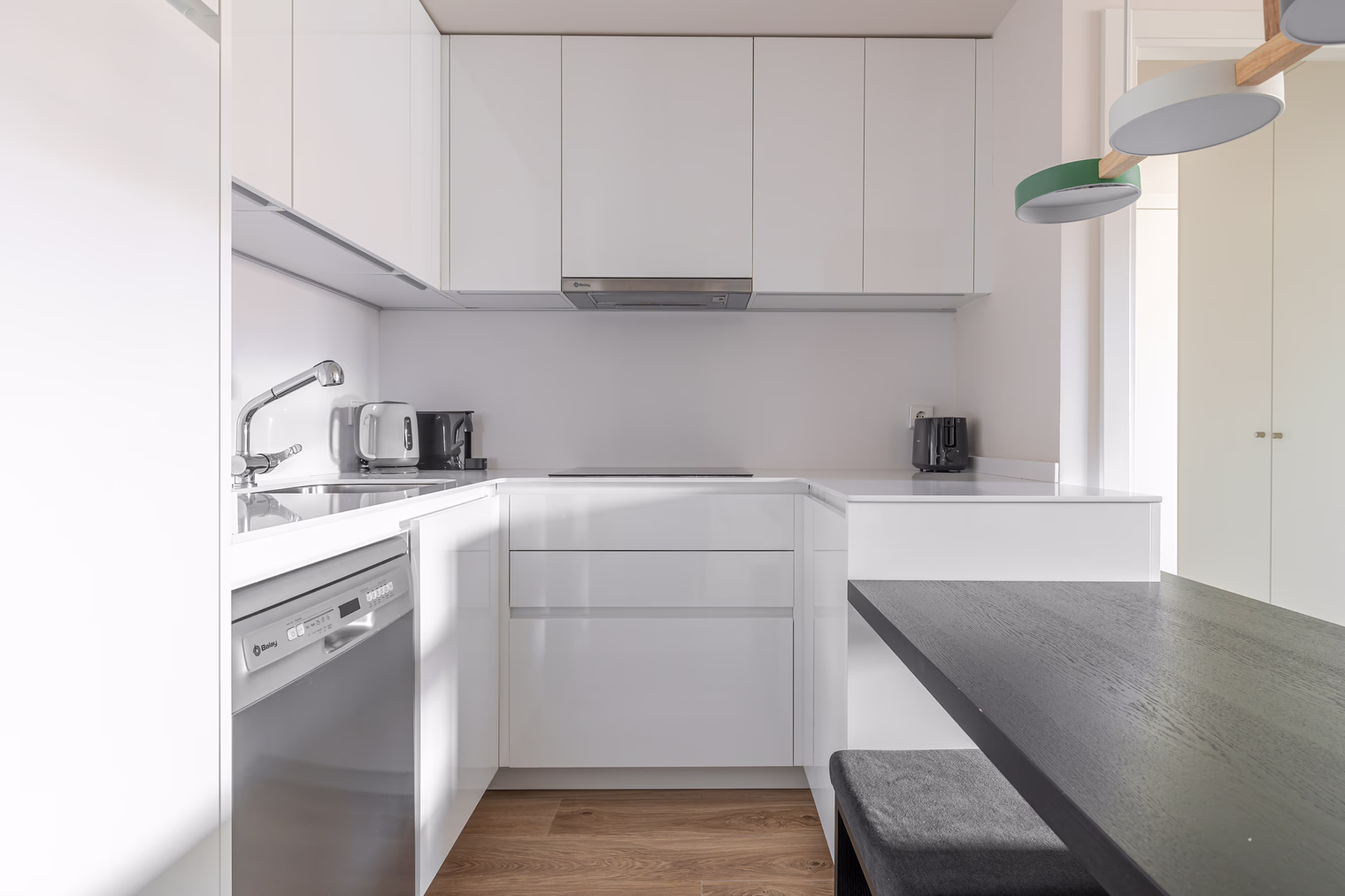 pg76768 o 424e097e 7550 4b6e bb83 1586eee9ada2