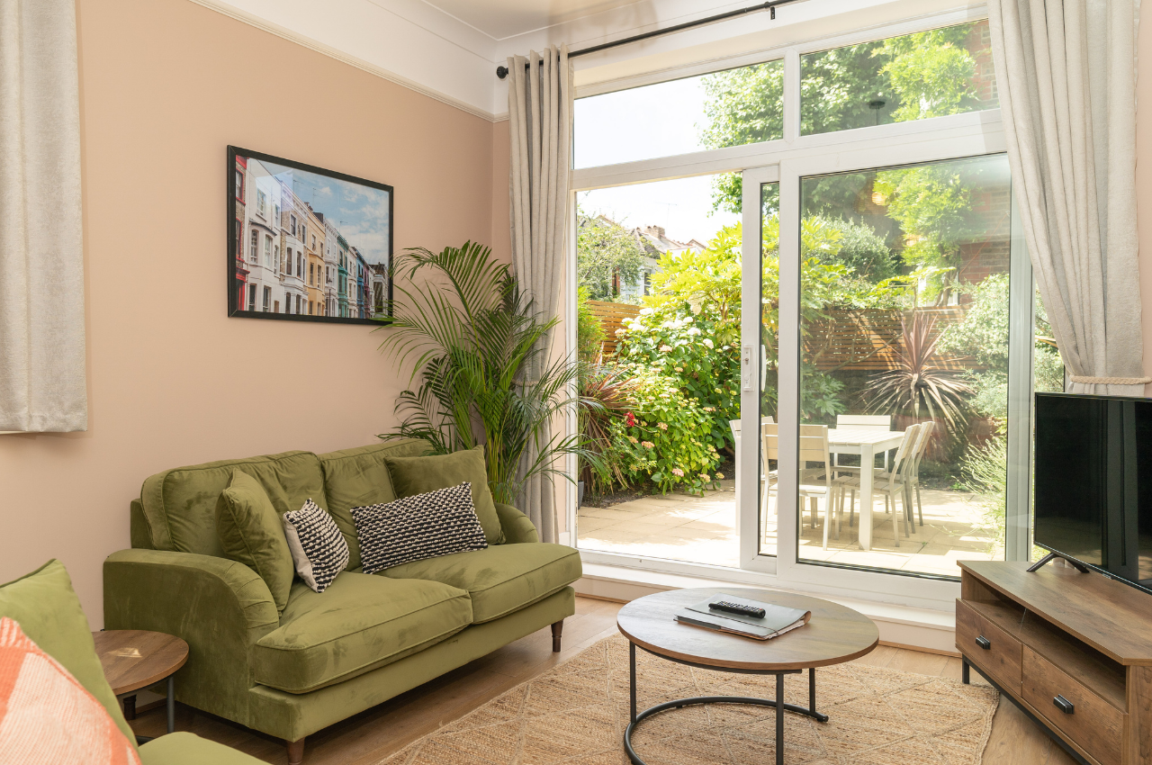 1 11 agate road 2 bedroom garden 6