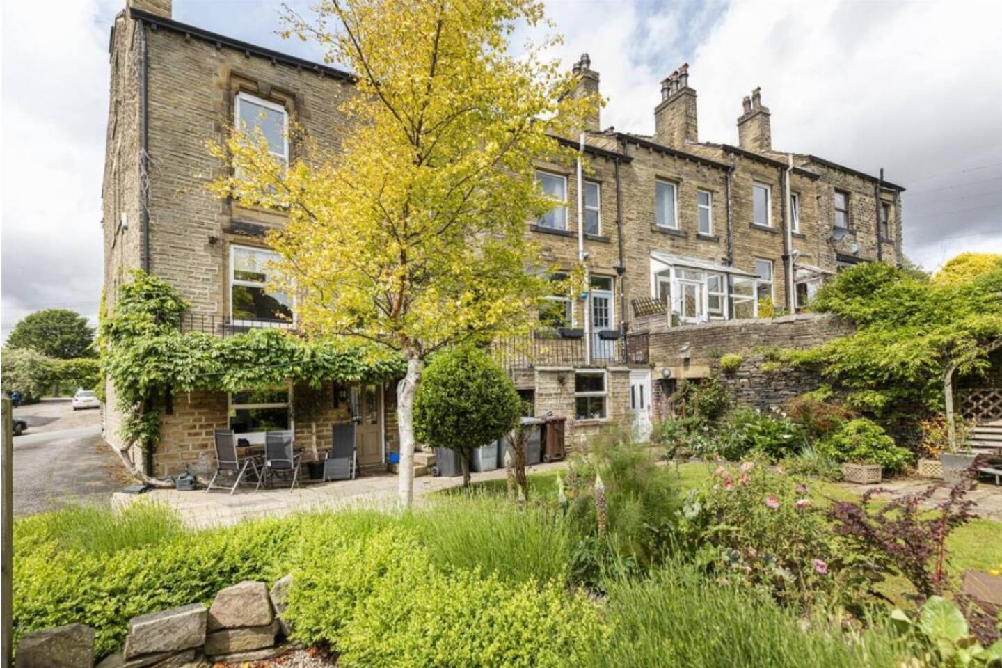 98e2b226 edb1 4824 b7b4 a01593c5fea8