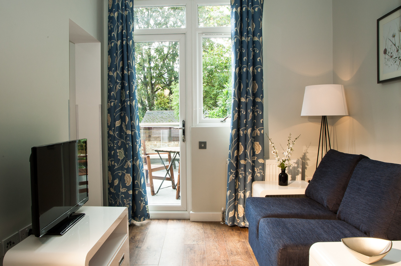 flat 3 batoum gardene 77 resized