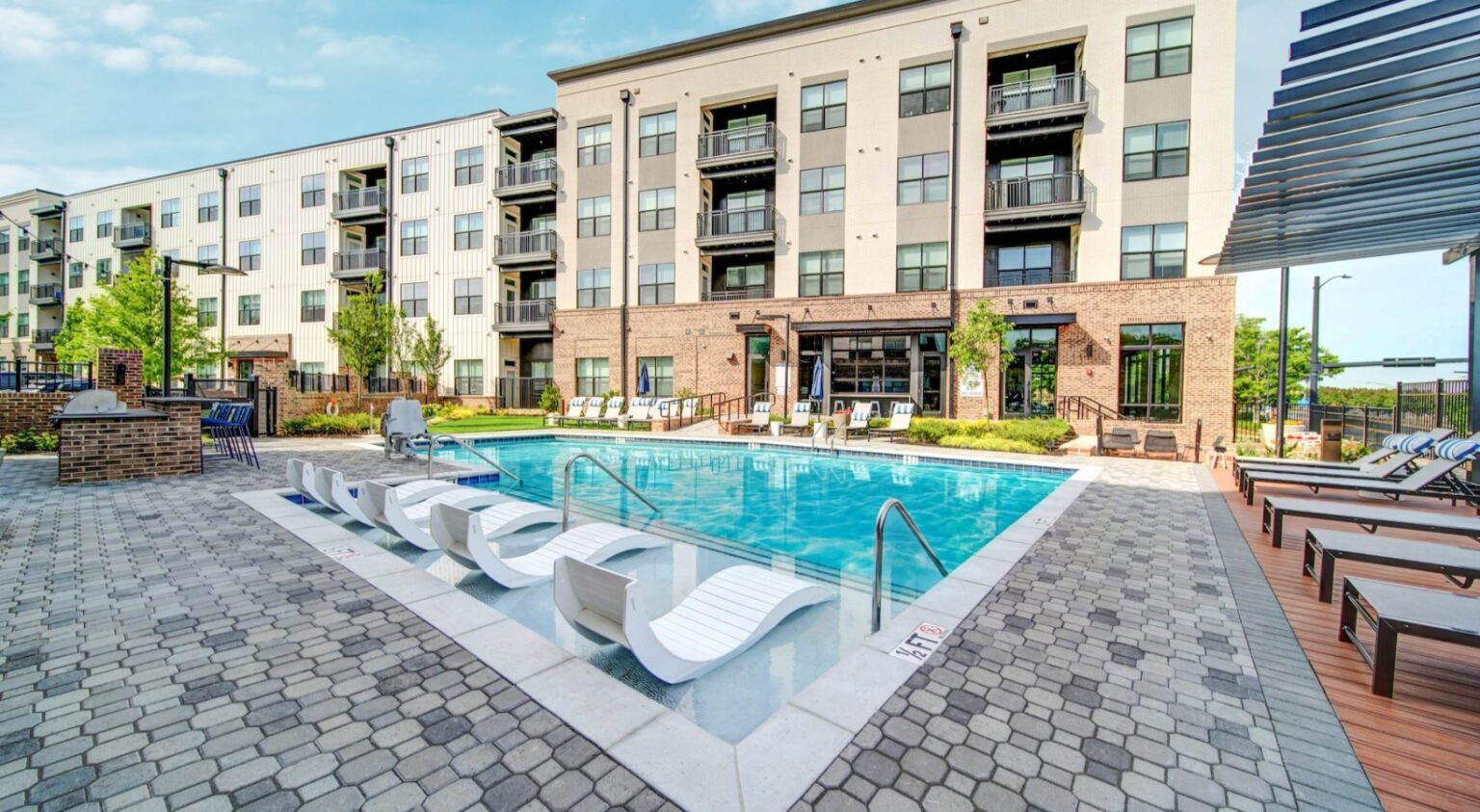 poolarea51 064efe024effb9f63a75dfdf0d619131