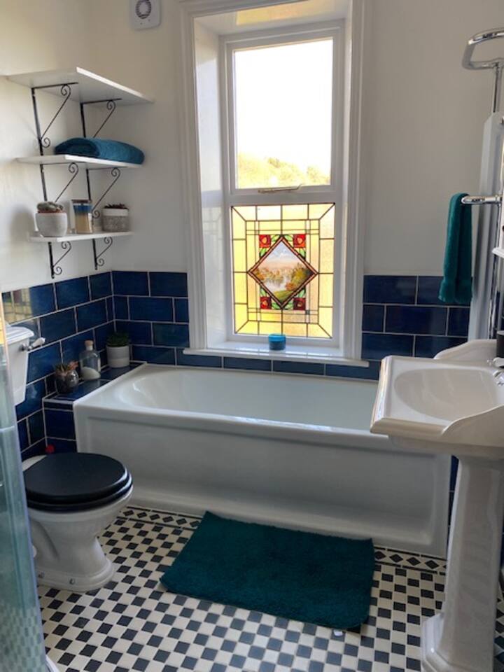 fe26879c b35f 4e30 baa2 aa65c7a3309d