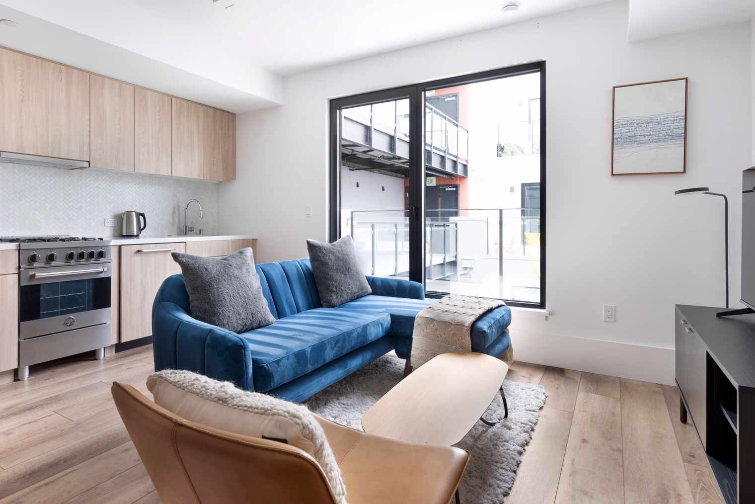 pg165411 o 00ed719b d175 4402 bf8c 49e2ad147a90