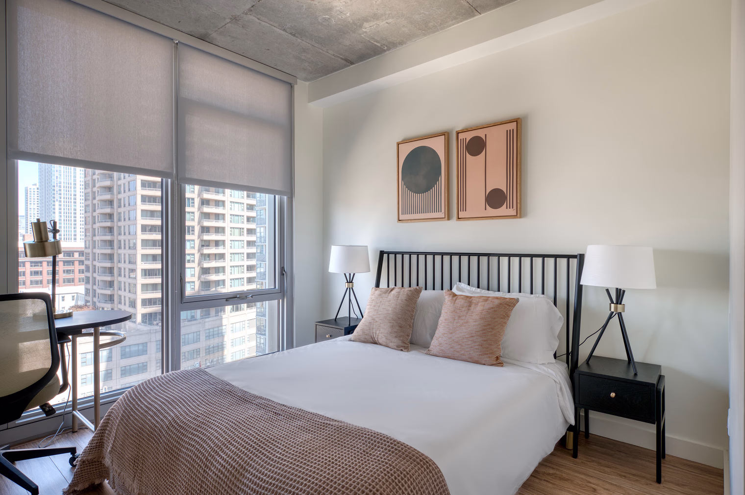 pg19817 o 01714329 e42e fb4c b833 9830e061233d.jpg