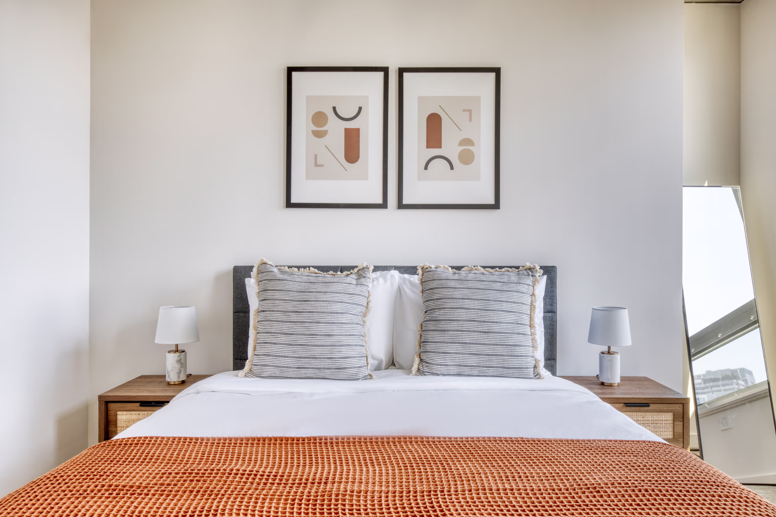 pg25098 o c87ec79f 1253 30d7 c7e3 fae0a4d82ed8.jpg