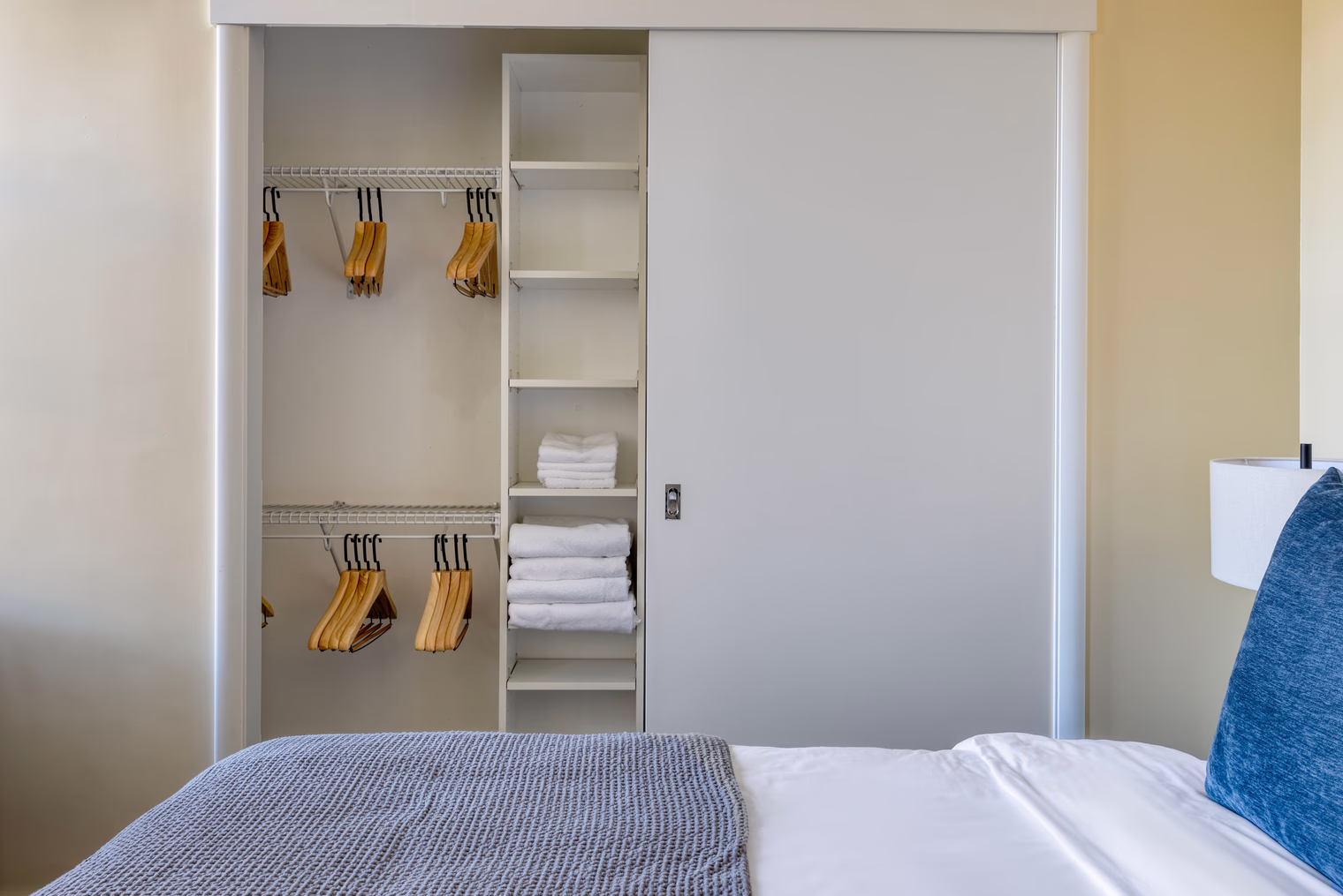 pg35295 o 03b029c4 4fc4 4843 b77b 193719c72096