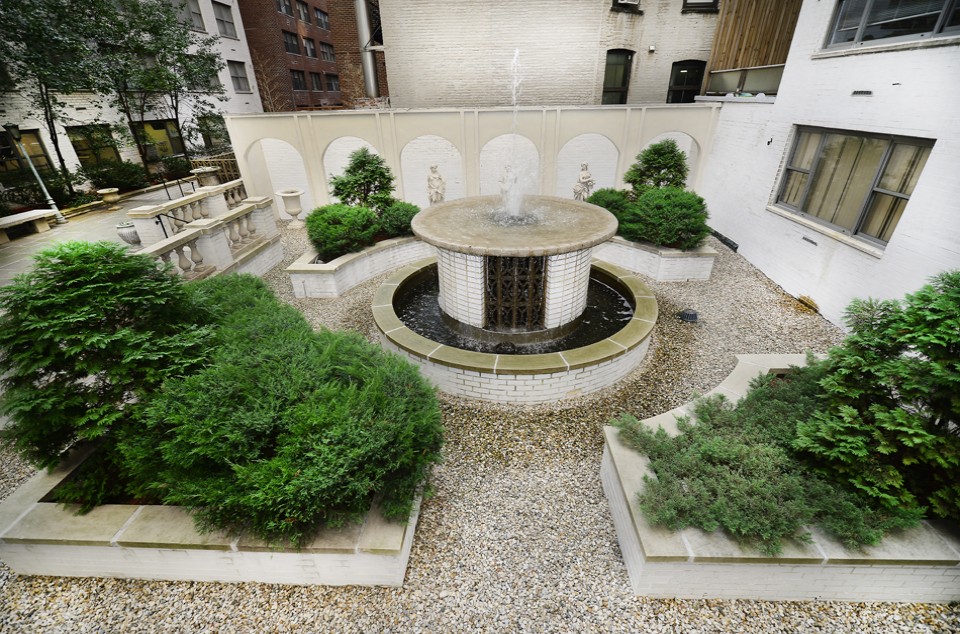 thimg regency fountain patio