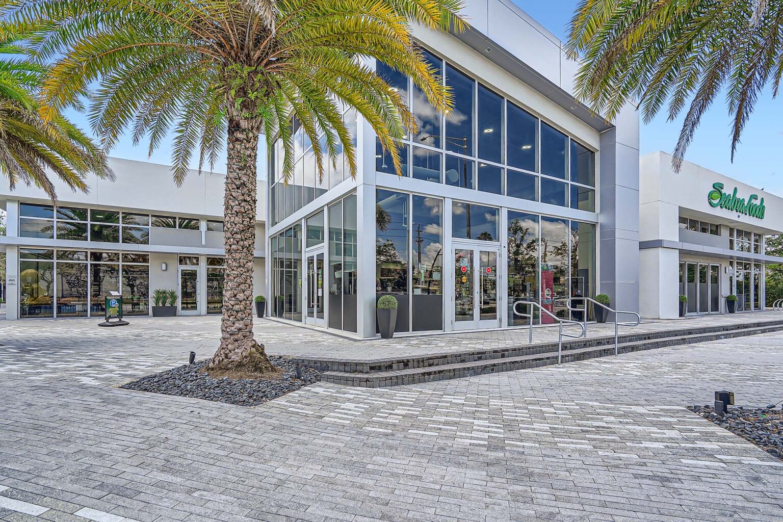 9400 nw 41st st print quality 005 07 exterior front 1920x1280