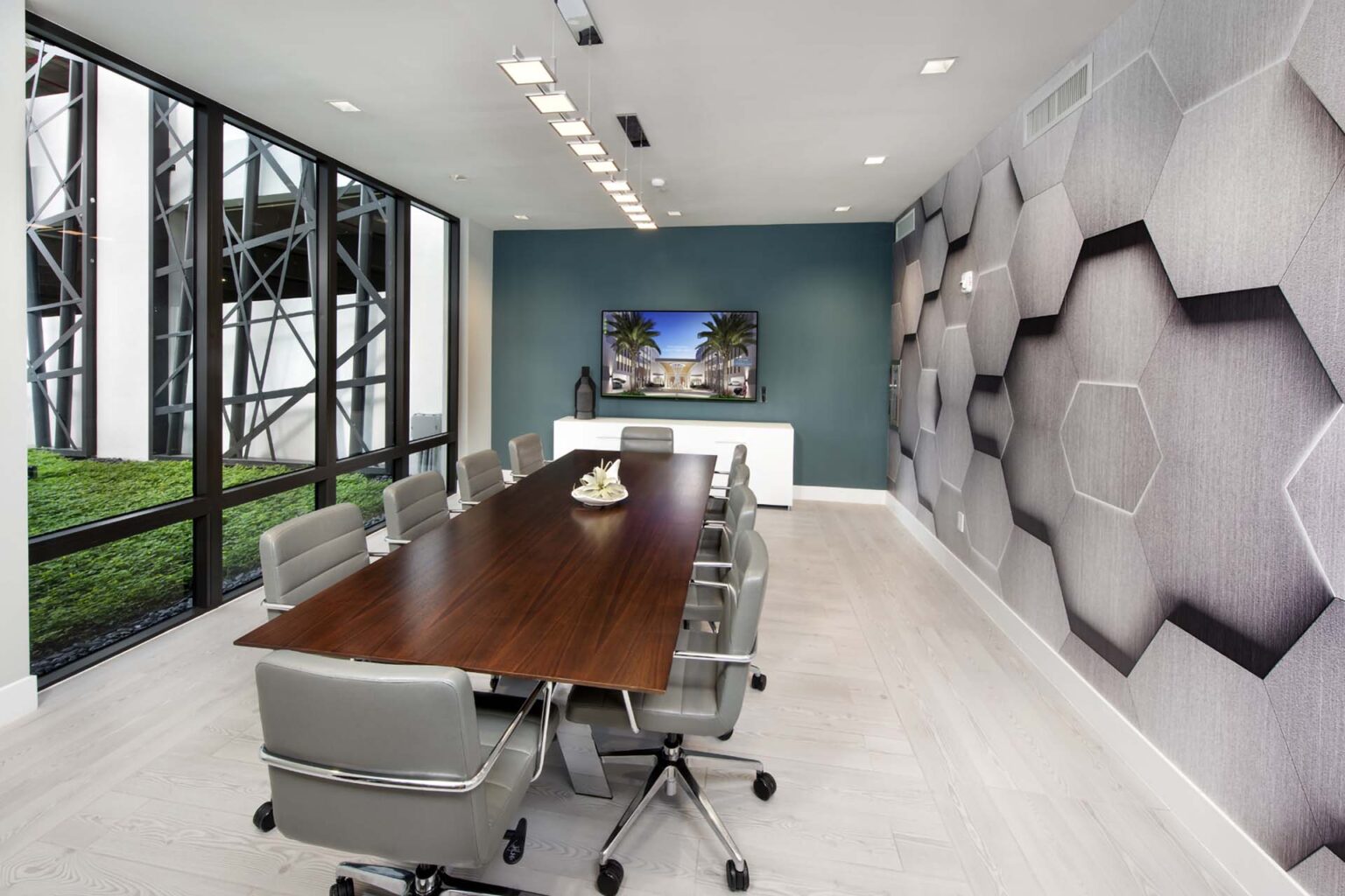 sanctuary doral clubhouse boardroom 01 1920x1280