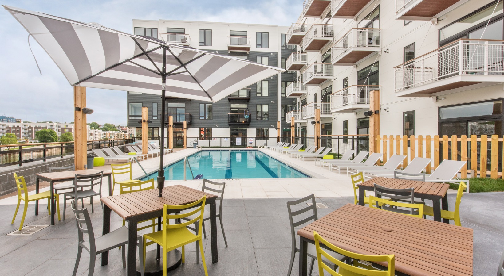 vignette pool 21 79b9d95e080ad48b03ae0dfb8133373d