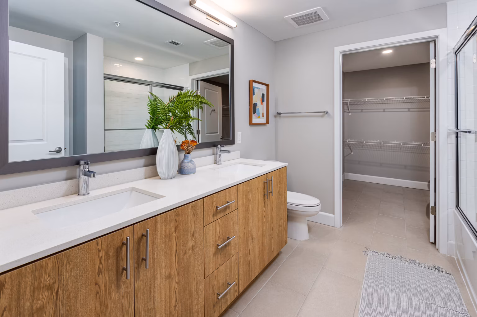 avalon doral doral fl dual vanity bathroom with quartz counter 2