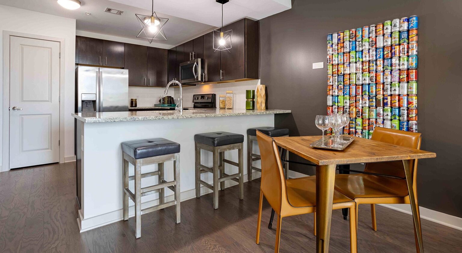 dining 6426ebacc3a96817b7da6945d3820e77