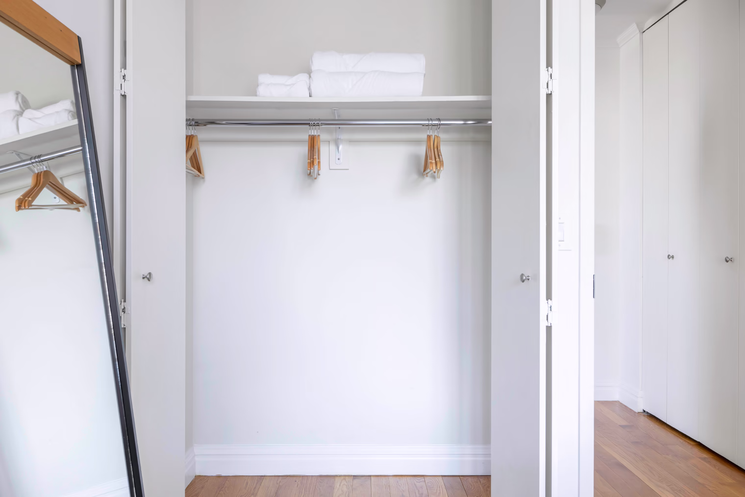 pg12083 o 3c18d54c 6865 8b63 cc65 e968f4f39427.jpg